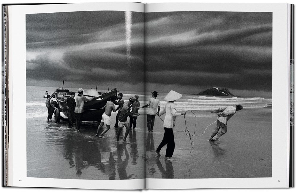 Sebastião Salgado. Exodus